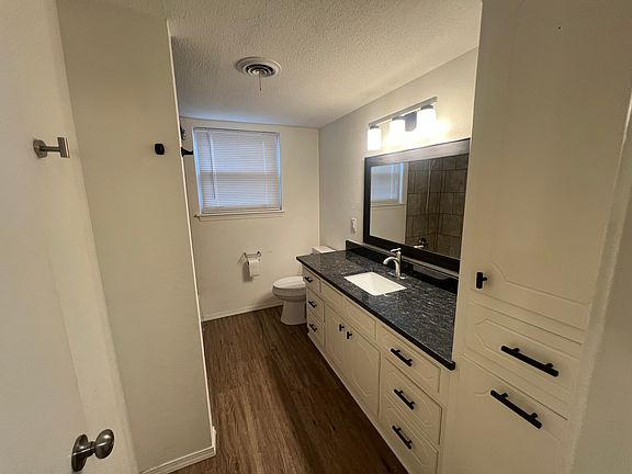 4th image of 451 W Elder Dr