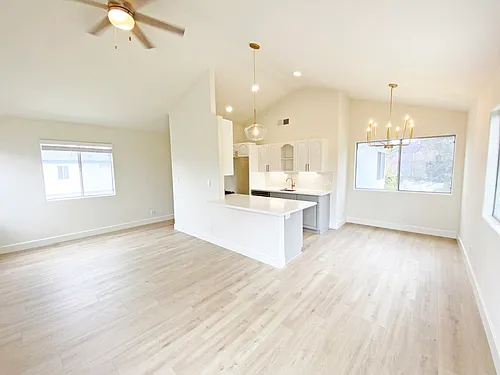 1025 Madrid Ave — Photo 2