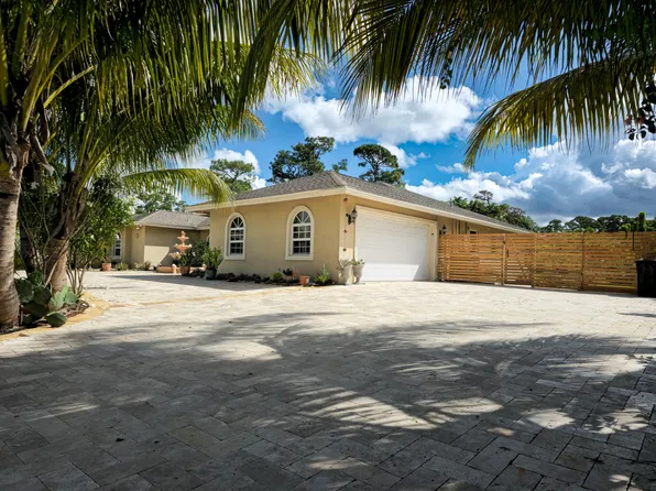 1136 Palmetto Rd, Haverhill, FL 33417
