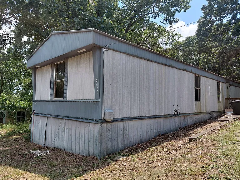 20899 Hampton Dr — Photo 14