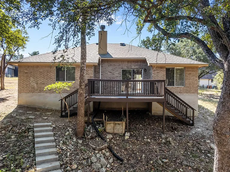 7704 Plateau Cv — Photo 27