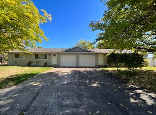 184 N De Anjou Ave, Eagle Point, OR 97524