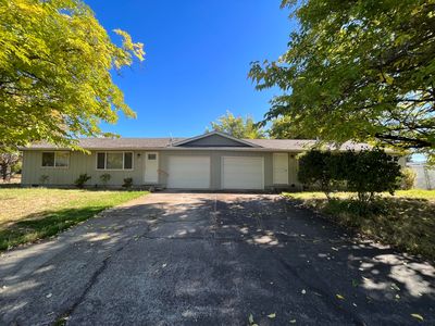 184 N De Anjou Ave, Eagle Point, OR, 97524
