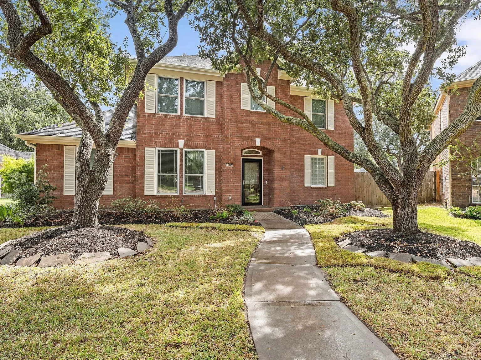 4 bed, 2.5 bath, 2582 sqft, $3,500 — Photo 1