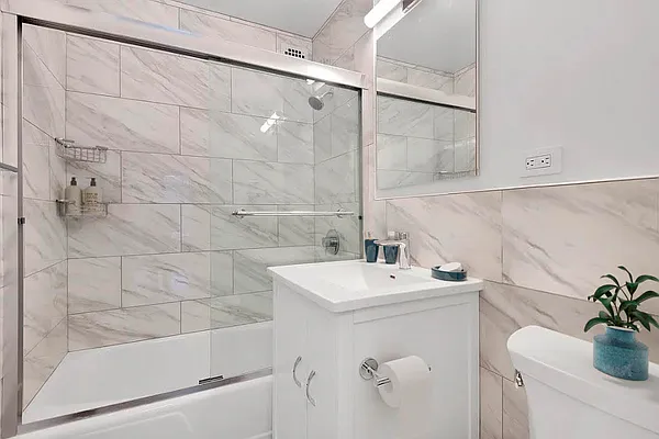 Sold by LEVEN Real Estate | media 10