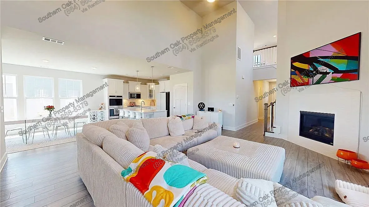 3 bed, 3.5 bath, 3454 sqft, $3,400 — Photo 3