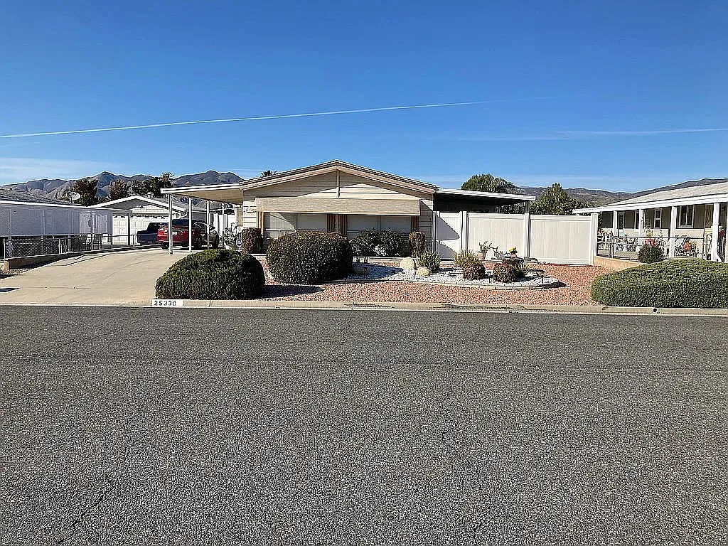2 bed, 1300 sqft, $2,050 — Photo 1