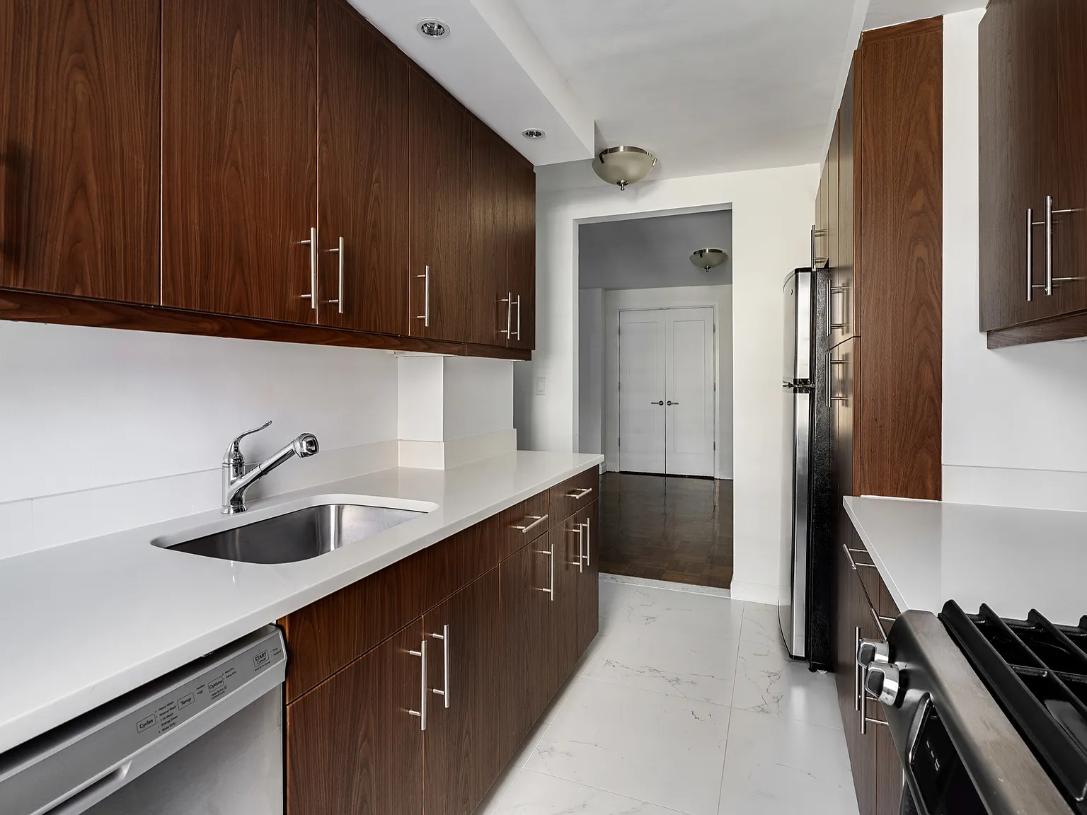 920 Riverside Drive — Photo 2
