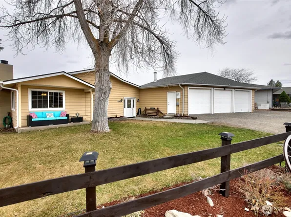 709 Ridge Drive W, Omak, WA 98841