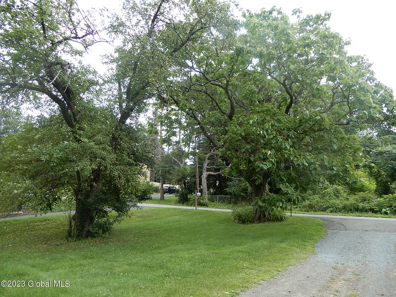 4th image of 5 Russell Court