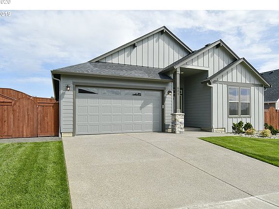 2nd image of 803 E Tanoak Ave