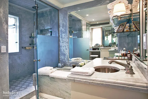 Sold by Sotheby's International Realty | media 10
