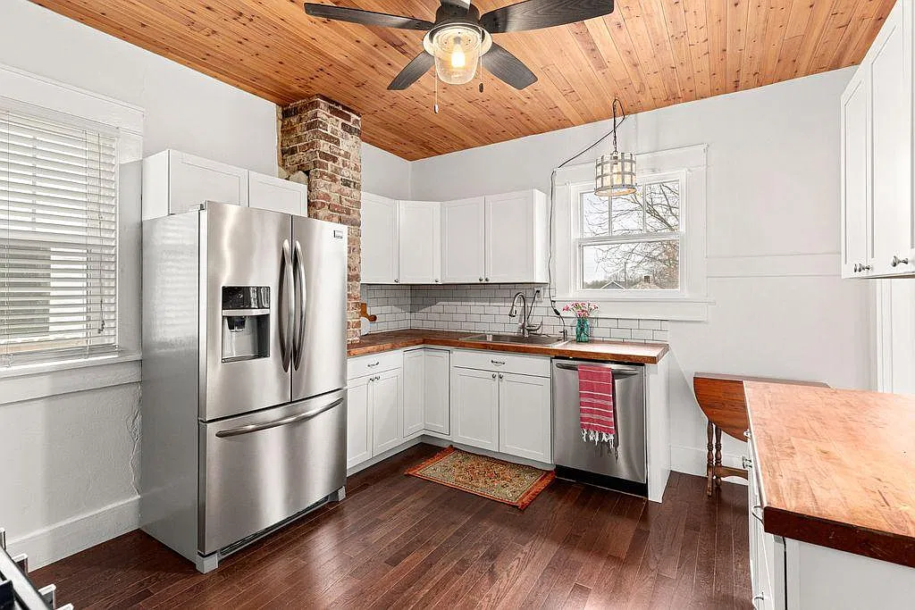 4 bed, 2005 sqft, $3,600 — Photo 3