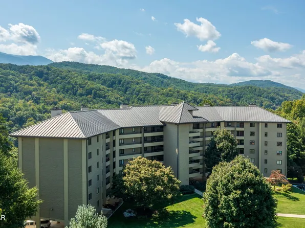 1704 Hidden Hills Rd APT 104, Gatlinburg, TN 37738