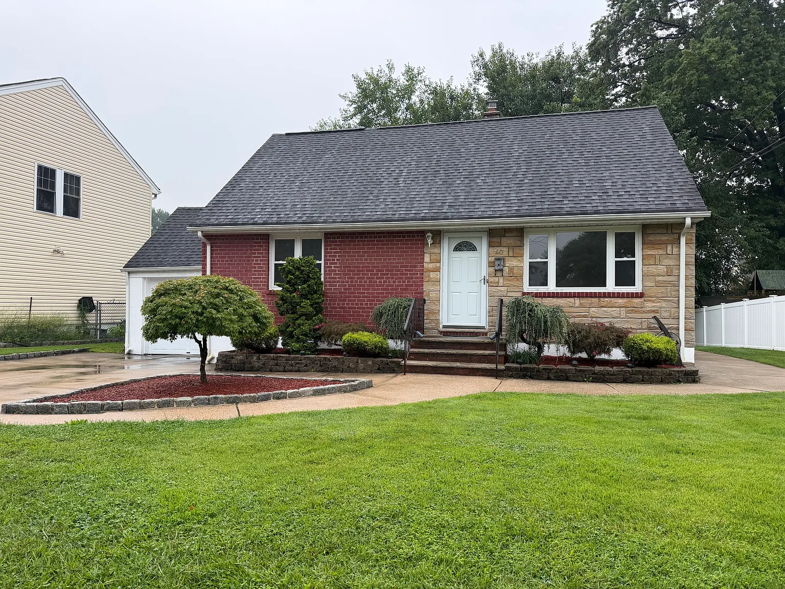 4 bed, $3,950 — Photo 1