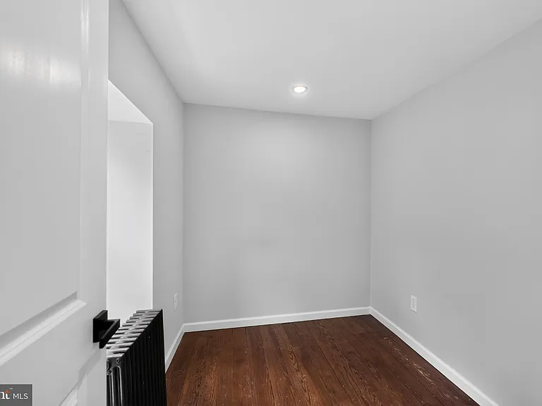 4469 Silverwood St — Photo 15