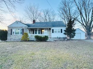1457 Hocking Rd, Little Hocking, OH 45742