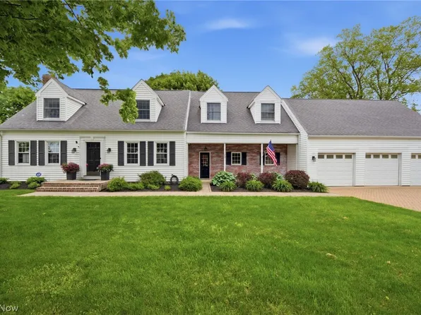 1400 Overlook Dr, Ashtabula, OH 44004