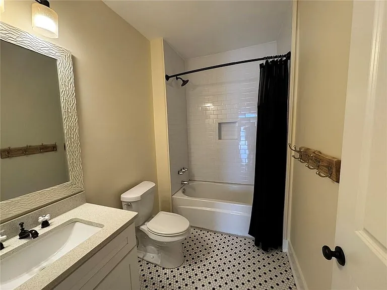 866 Custer St #A — Photo 20