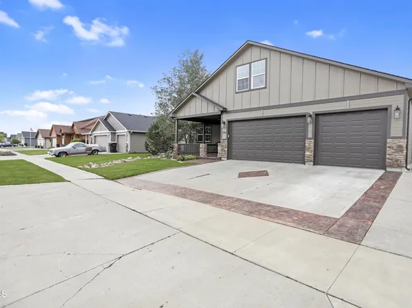 1833 23rd St W, Williston, ND 58801