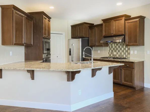 7459 NW Oakfern Dr, Portland, OR 97229