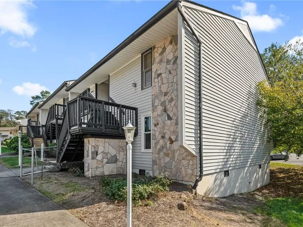 892 S Ridge Ct, Winston Salem, NC 27107