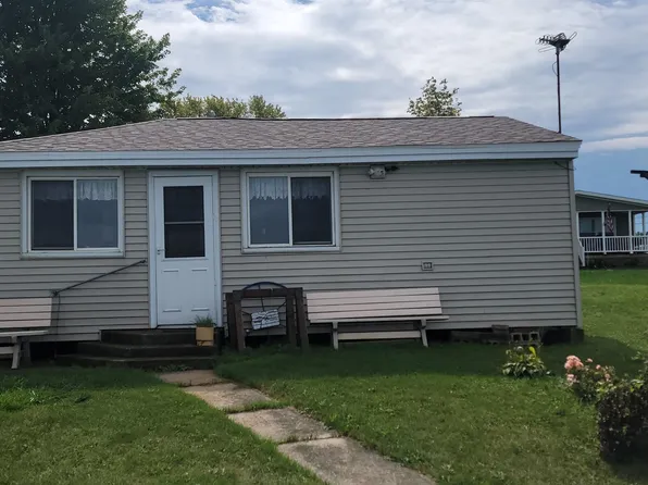 7036 Krohn Rd, Winneconne, WI 54986