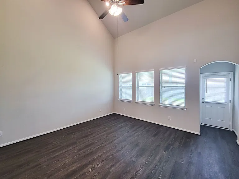 10423 Astor Points Trl — Photo 17