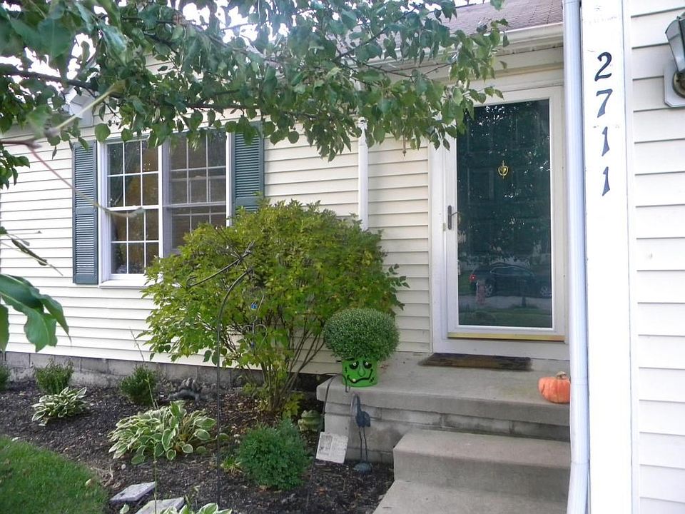 1st image of 2711 Fernwood Ave