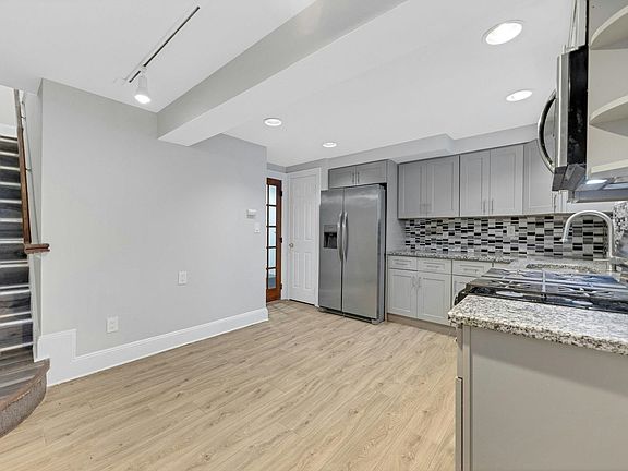 5th image of 1406 8th St APT 2