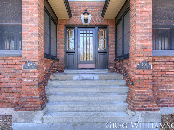 2nd image of 508 Lyon St NE #9