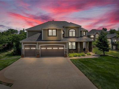 2204 SE Pine Gate Cir, Blue Springs, MO, 64015