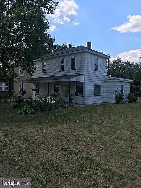 1st image of 104 S Franklin St