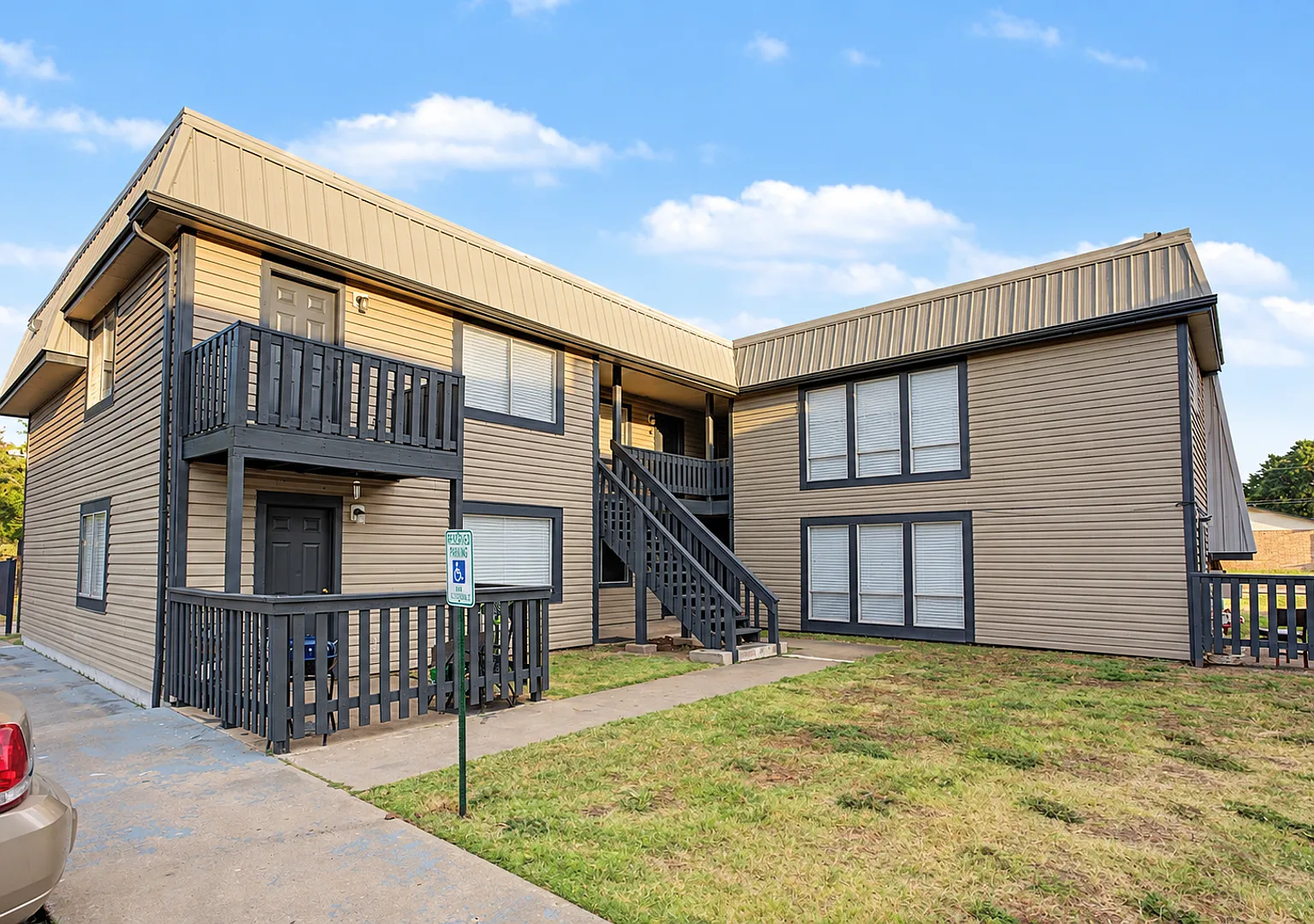 Move In Special - $500 Off First Month Rent — Photo 2