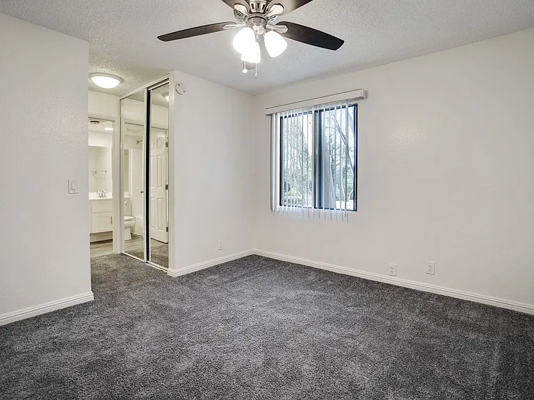 River Oaks Apartments — Photo 41