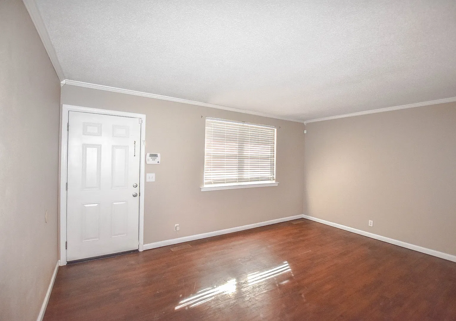 Pet Friendly Three Bedroom! — Photo 3