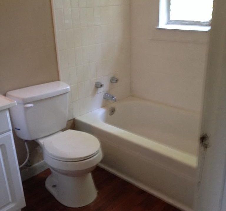 HOUSE BATHROOM