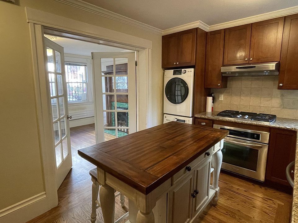 1st image of 33 Bernard St