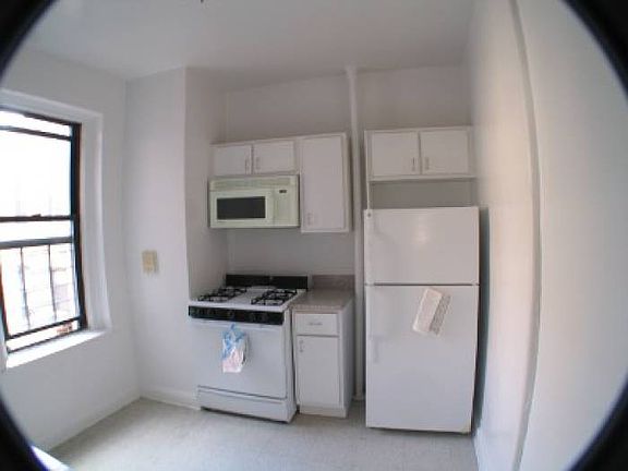 3rd image of 601 W 174th St APT 4A