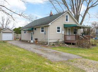 1726 Knox Blvd, Akron, OH 44320