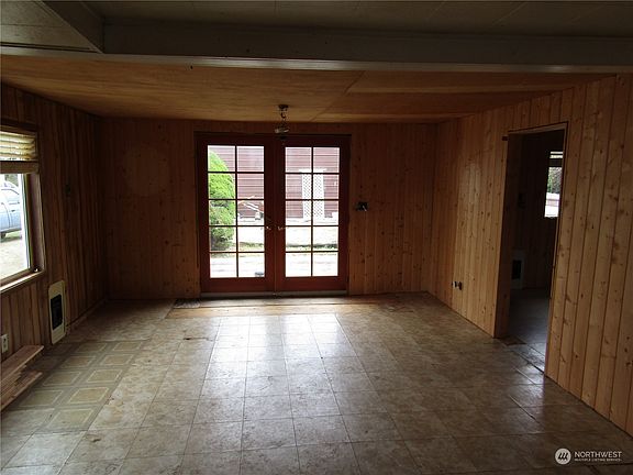 4th image of 715 W Sherman