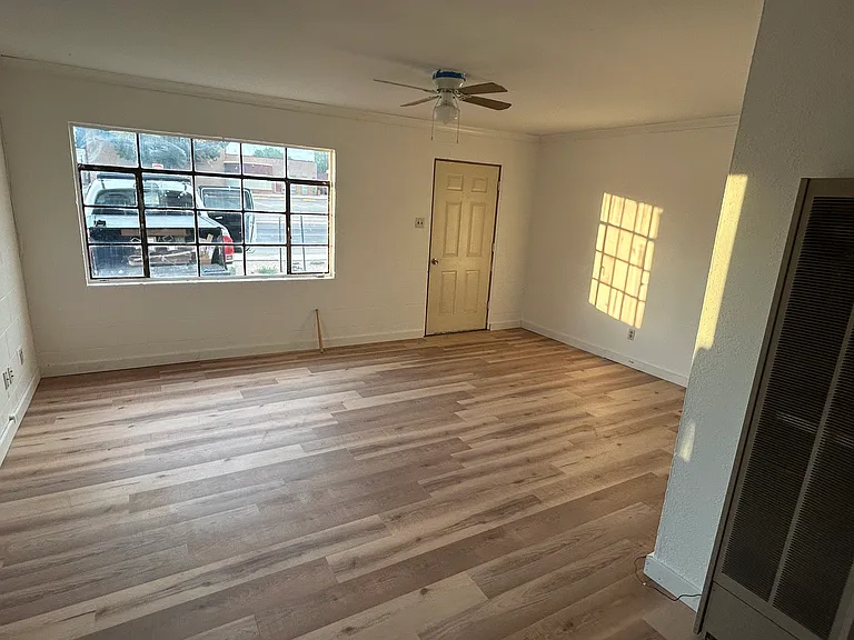 621 W Apache St #1/2 — Photo 14