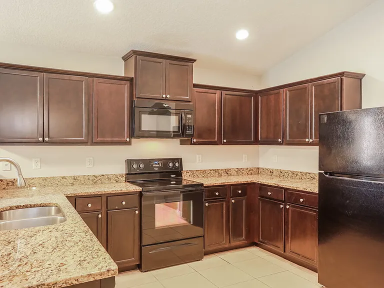 3315 Hidden Meadows Ct — Photo 6