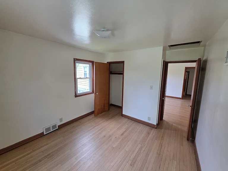 2857 S Howell Ave — Photo 5