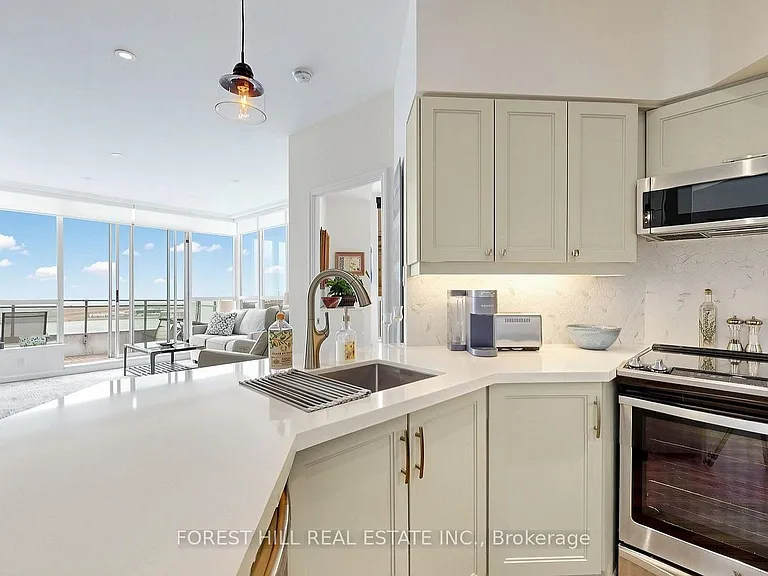230 Queens Quay W #2816 — Photo 8