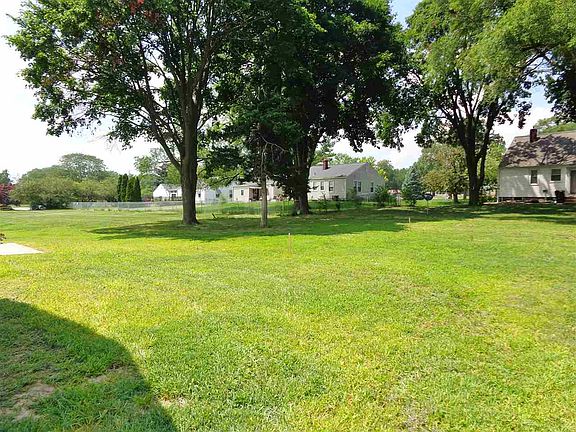 5th image of 1811 W Gaylord Ave