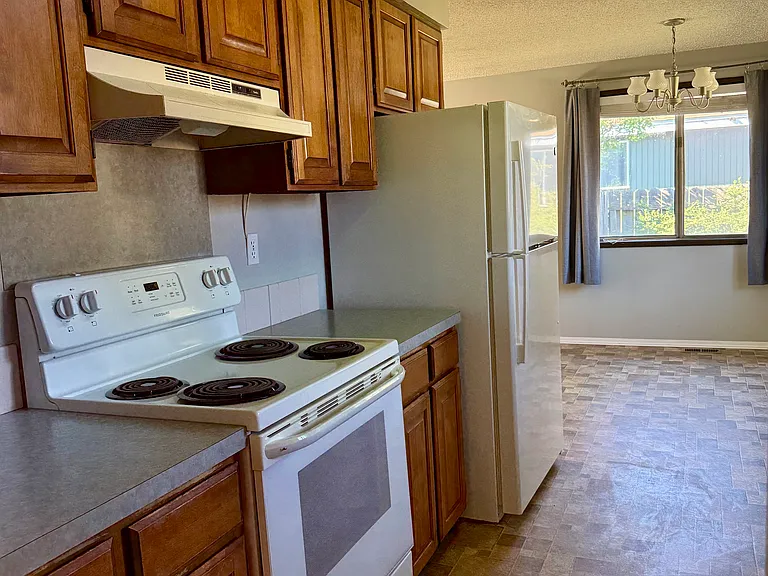 5363 Gatewood Dr — Photo 4