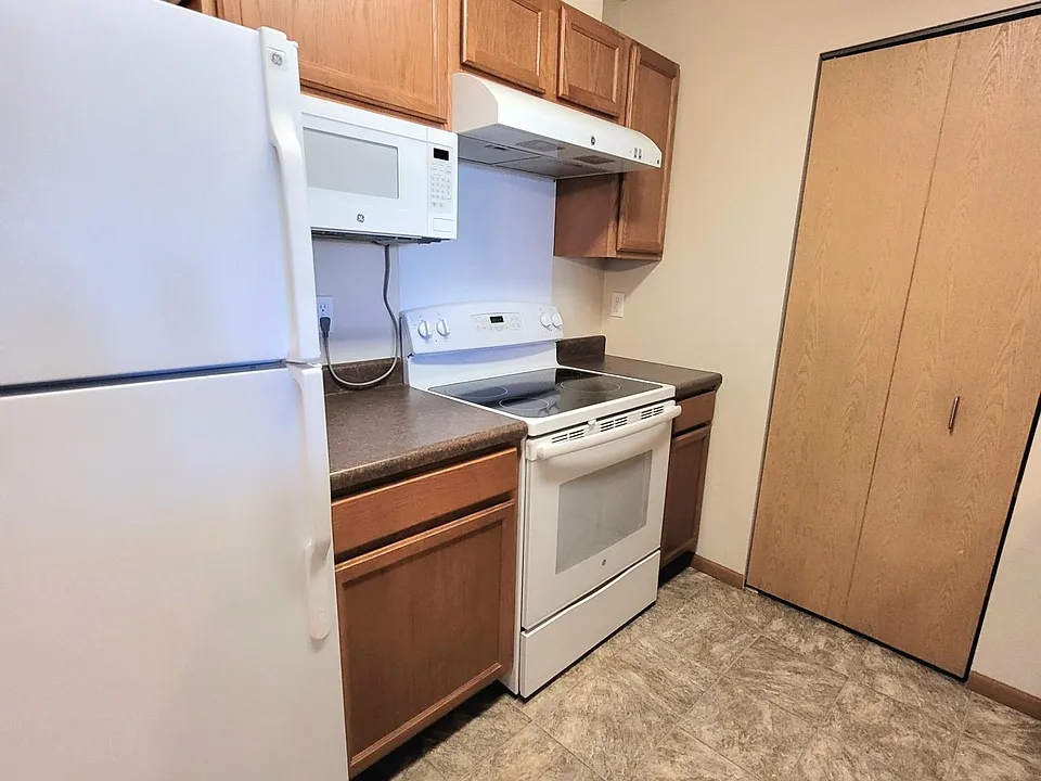 Kitchen & Pantry