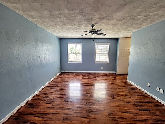 2nd image of 1046 Avenue E