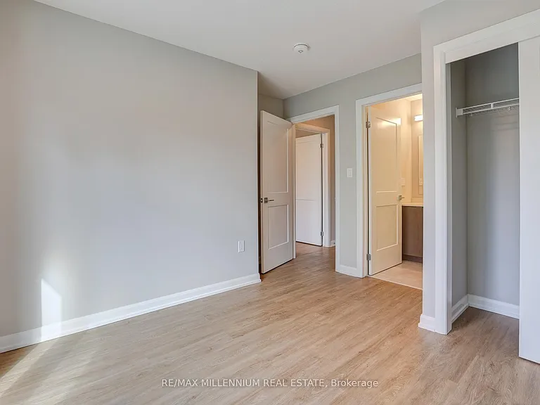 708 Woolwich St — Photo 37
